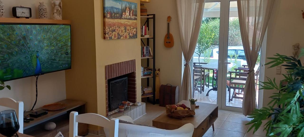 Adi'S Apartment On The Beach Barbati Exterior photo