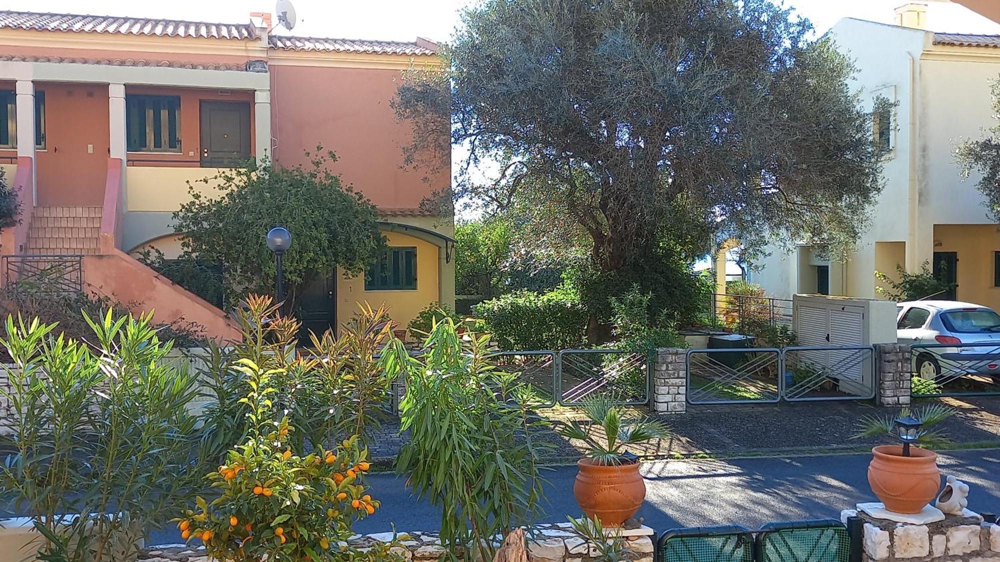 Adi'S Apartment On The Beach Barbati Exterior photo
